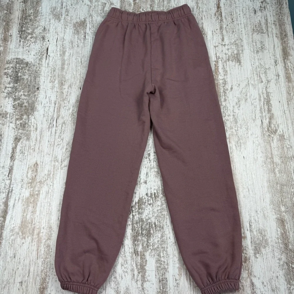 Alo Yoga Accolade Sweatpants Mauve Purple Fleece Joggers Medium Logo
